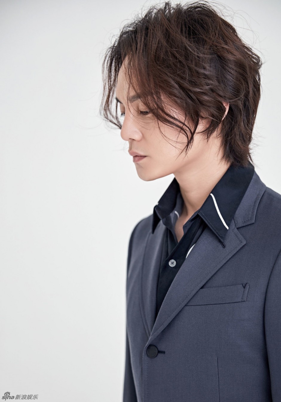 尹正西裝時(shí)尚大片曝光 變身日系型男帥氣爆表