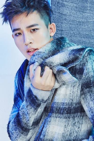 Lawrence羅倫希暗黑系寫真 盡顯雅痞風(fēng)范