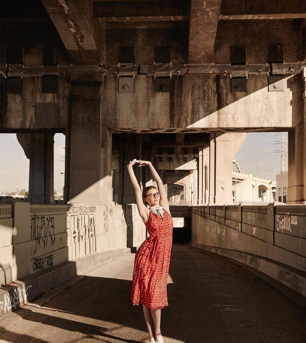 米蘭達可兒時尚寫真大片 精致五官盡顯超模氣質