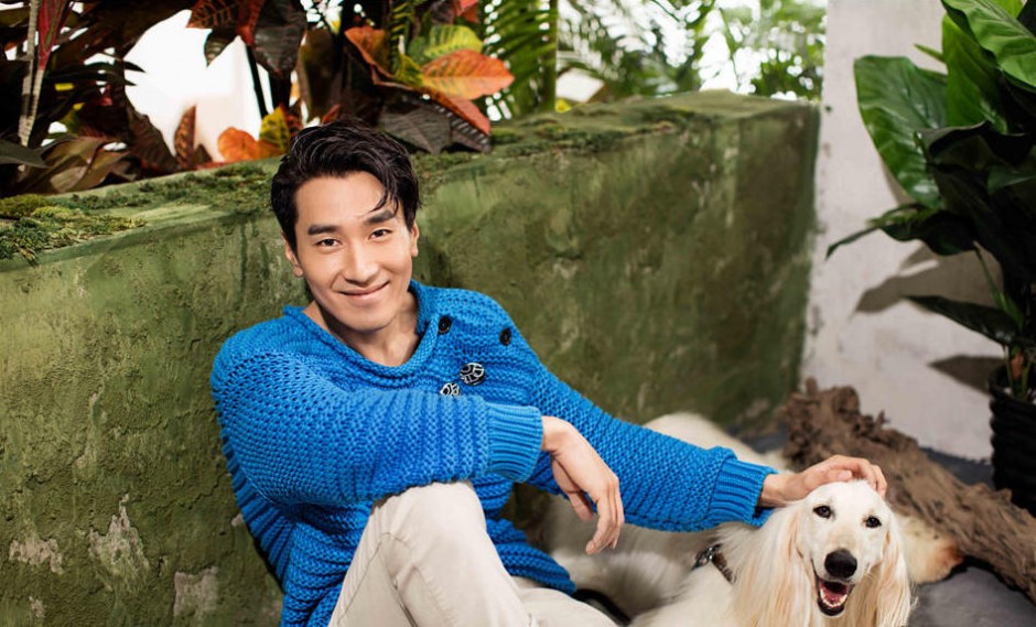 趙又廷時尚寫真圖片 濃濃秋意顯暖男氣質(zhì)