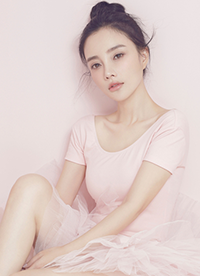 李小璐芭蕾寫真優(yōu)雅動(dòng)人 文藝范妙態(tài)絕倫