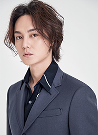 尹正西裝時尚大片曝光 變身日系型男帥氣爆表