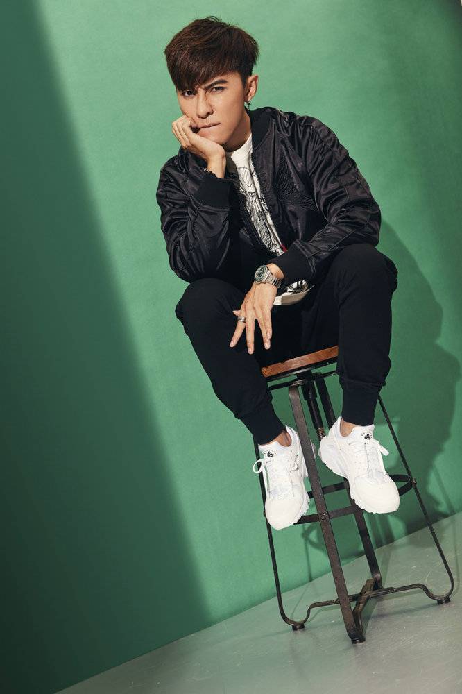 唐禹哲最新寫真大片 朋克紳士潮味十足