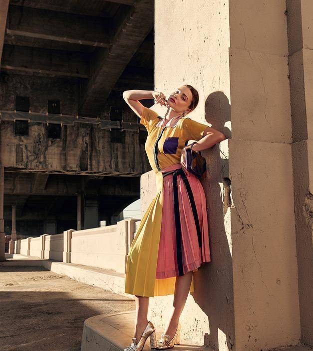 米蘭達(dá)可兒時(shí)尚寫真大片 精致五官盡顯超模氣質(zhì)