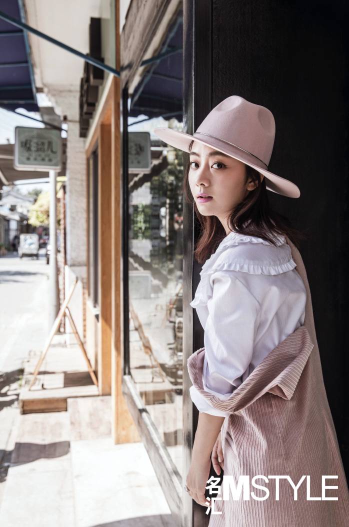 譚松韻時尚寫真大片 清新亮麗盡顯迷人風范