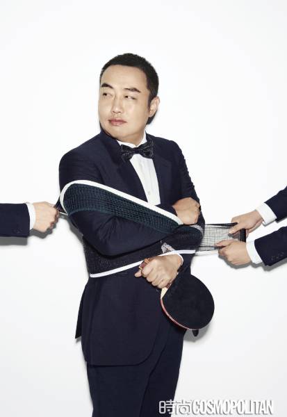 劉國梁馬龍最新寫真曝光 慘遭徒弟&ldquo;捆綁&rdquo;