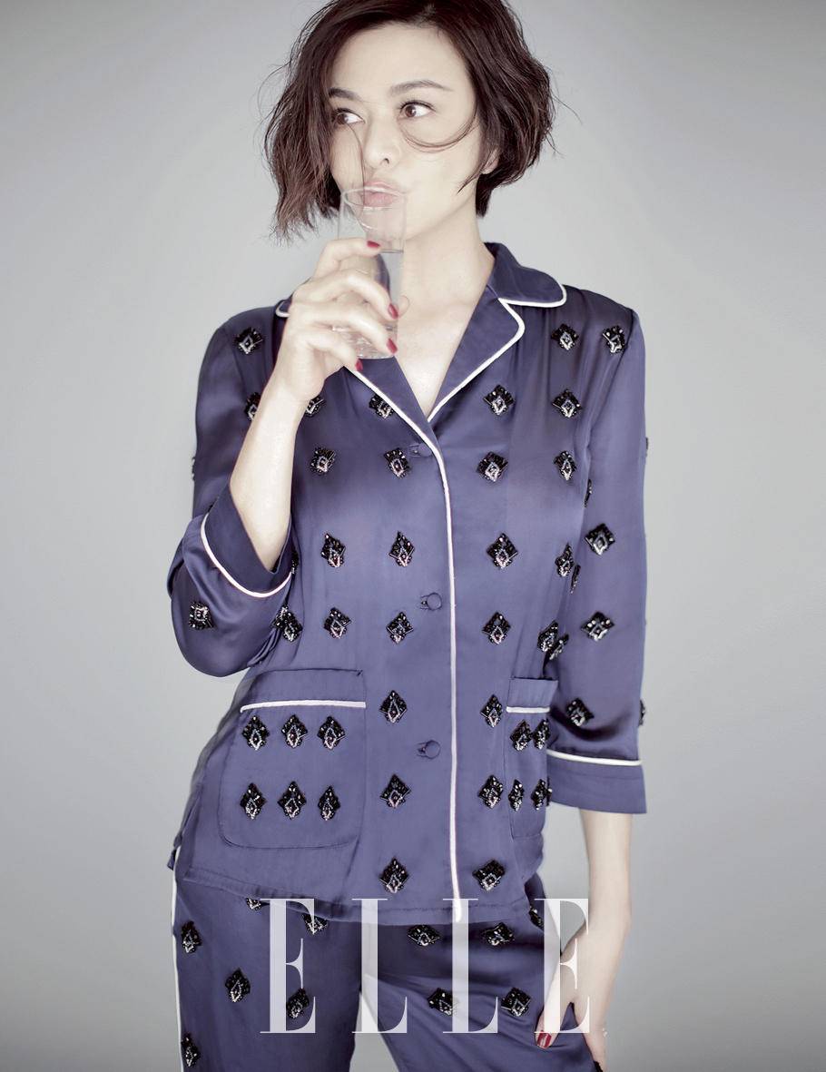 關(guān)之琳封面寫真大片 裸妝登場清新純美