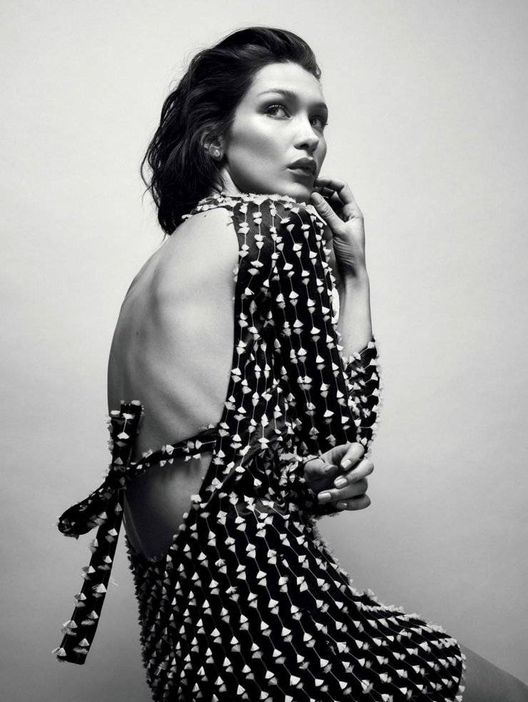 超模貝拉哈迪德時尚寫真 大秀性感酥胸