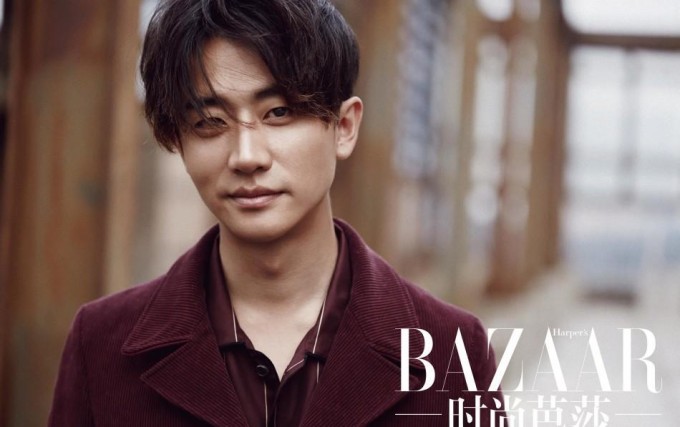 黃軒毛衣寫(xiě)真