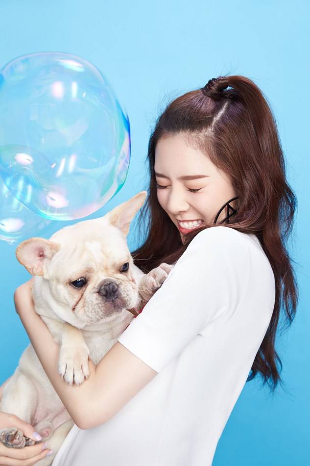 CC宋妍霏萌系少女寫真 簡約時尚夢幻來襲