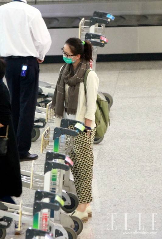 劉詩詩街拍生活照大曝光 私下搭配衣品超贊