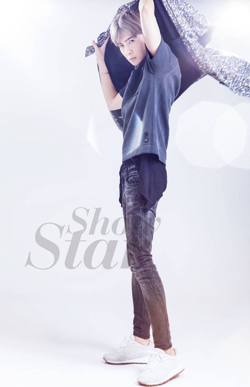 人氣偶像唐禹哲短發(fā)潮流時(shí)尚寫真集