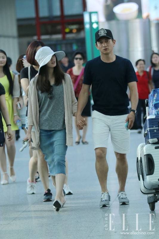 劉詩(shī)詩(shī)街拍生活照大曝光 私下搭配衣品超贊