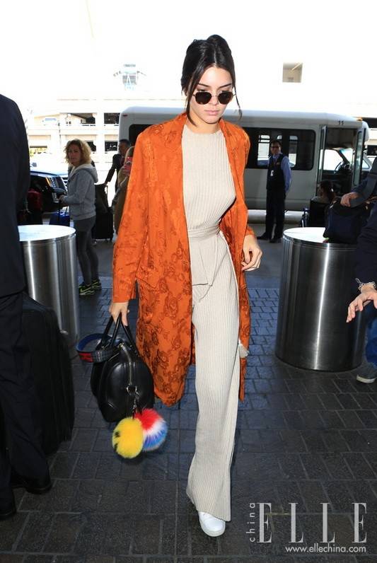 金小妹Kendall Jenner街拍秀出完美簡約穿搭