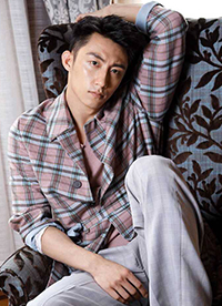 小鮮肉黃景瑜肌肉性感寫真帥出新高度