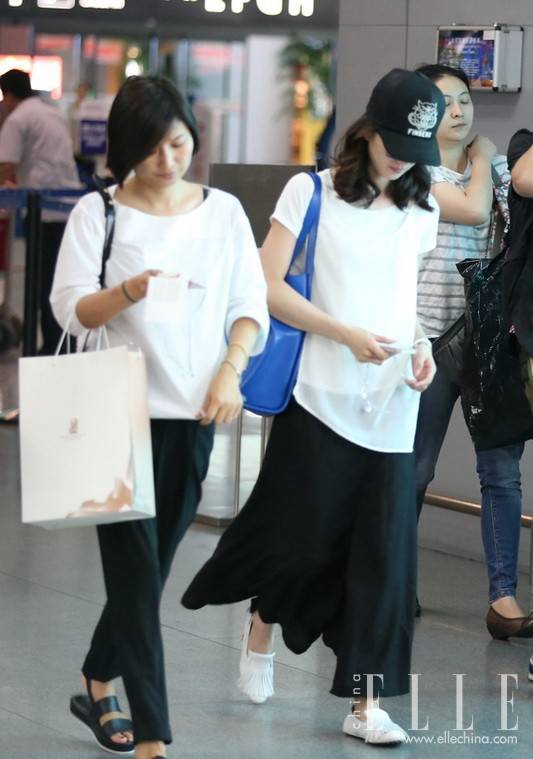 劉詩詩街拍生活照大曝光 私下搭配衣品超贊