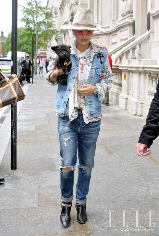 不與百花爭艷 初夏看明星牛仔街拍搭配