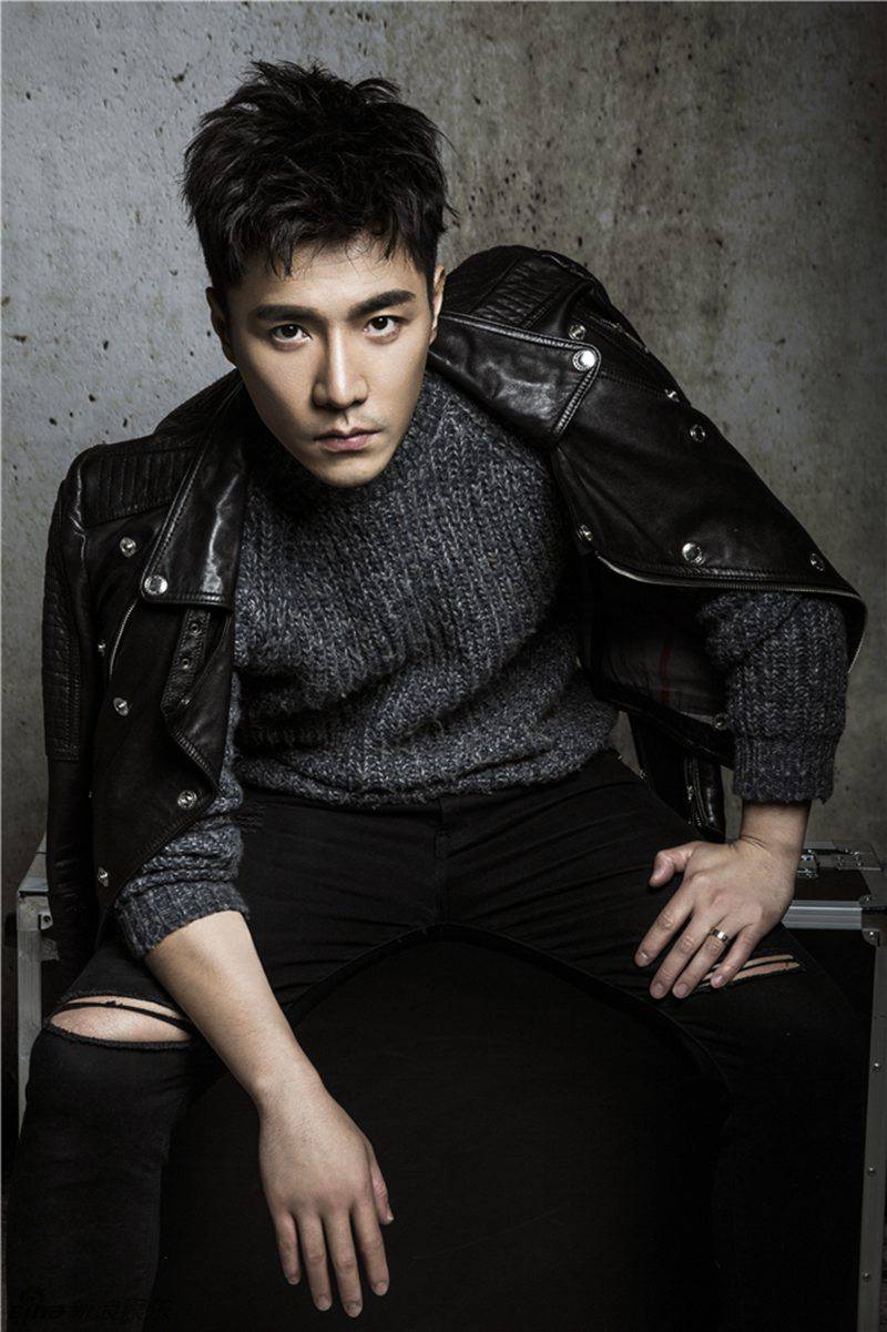 皮衣男鄧寧硬朗出鏡型男寫真大片