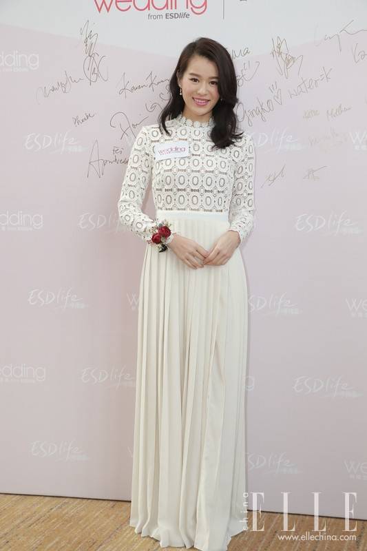 劉雯街拍實(shí)用搭配 教你夏季即防曬又美麗的制勝法寶！