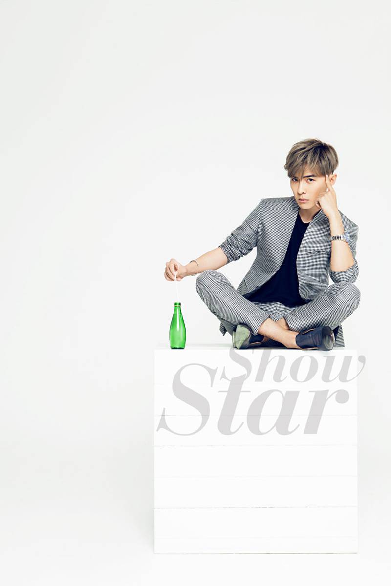 人氣偶像唐禹哲短發(fā)潮流時(shí)尚寫真集