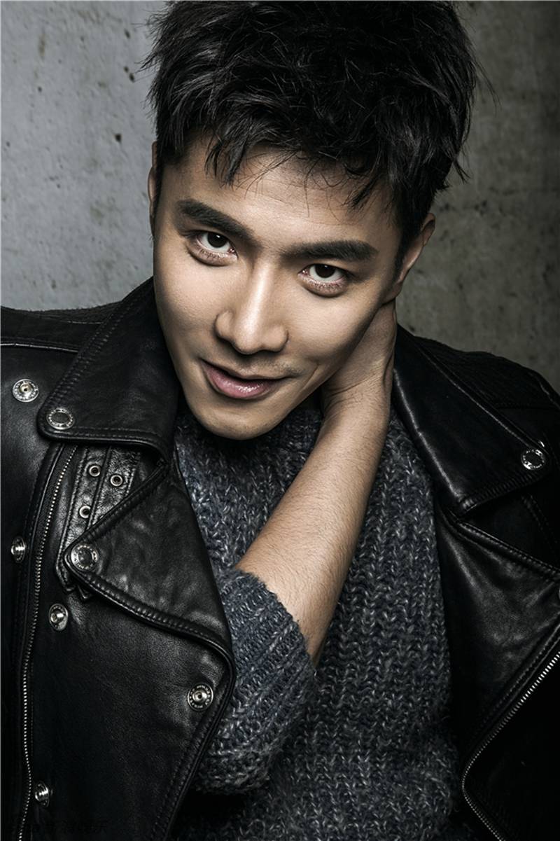 皮衣男鄧寧硬朗出鏡型男寫真大片