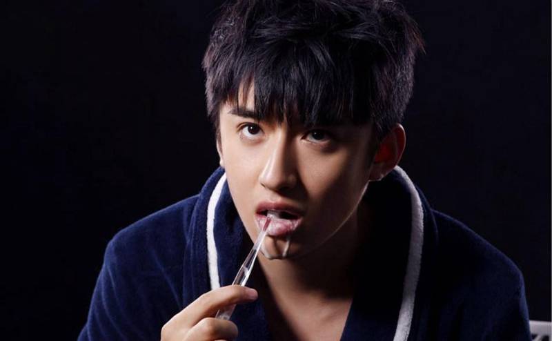 旋風(fēng)小子高廣澤陽光寫真曝光 潮范兒十足