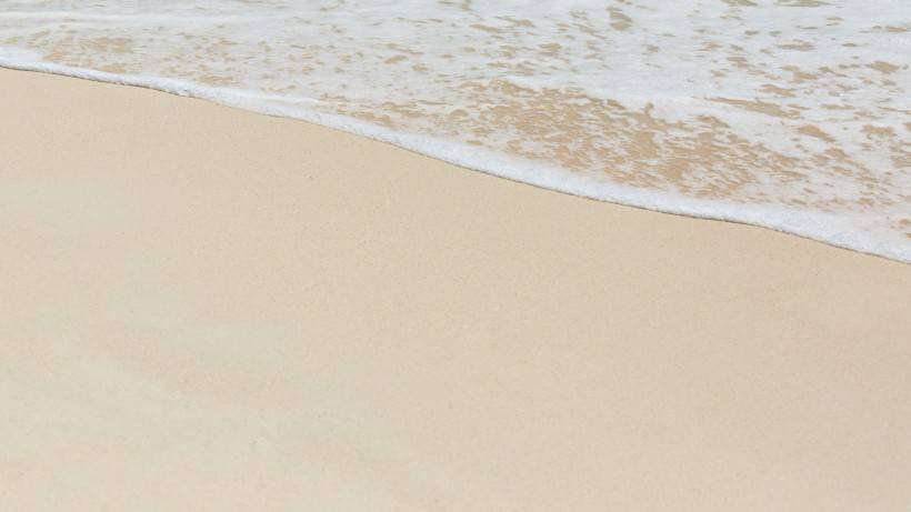 沙灘海浪藍天高清唯美圖片