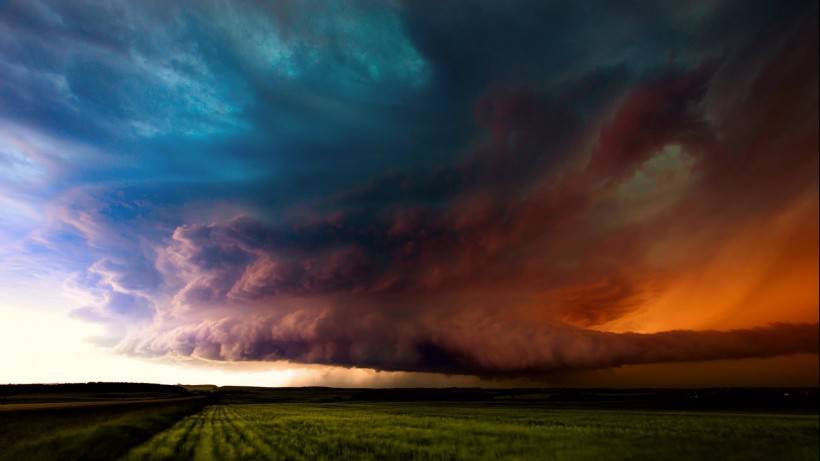 大自然龍卷風(fēng)桌面壁紙