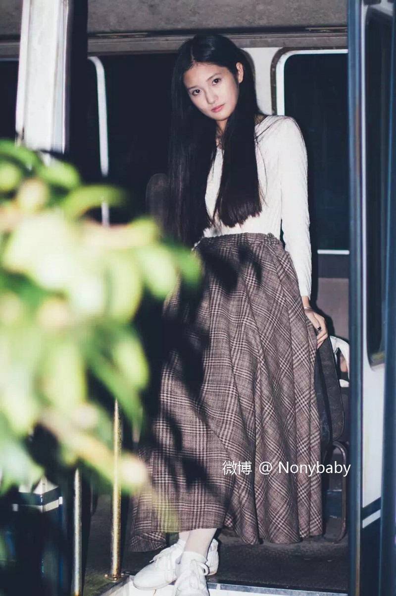 秒殺黃燦燦的校園女神Nonybaby 宅男們收好不謝