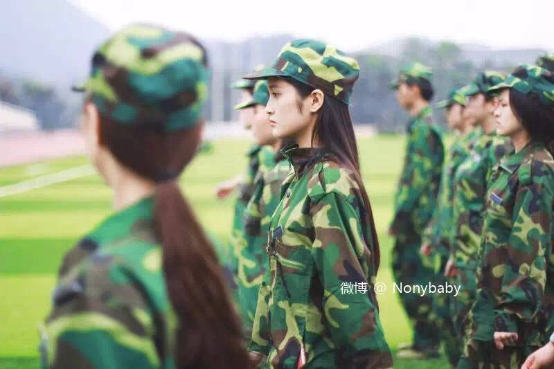 秒殺黃燦燦的校園女神Nonybaby 宅男們收好不謝