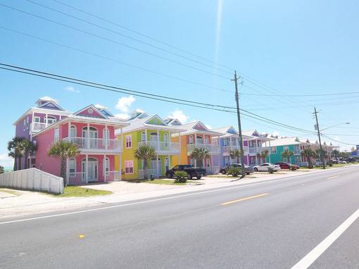 唯美清新小鎮(zhèn)街道風(fēng)景圖片欣賞