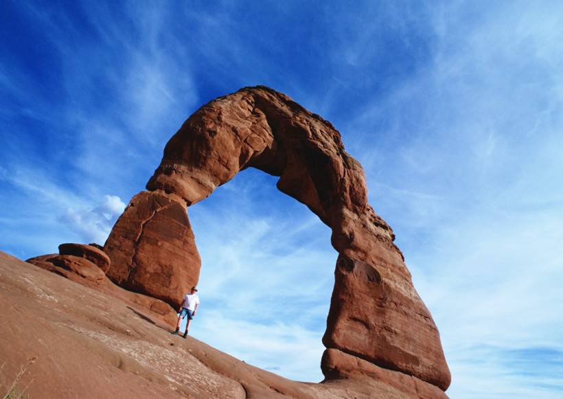 人與綠色大自然圖片