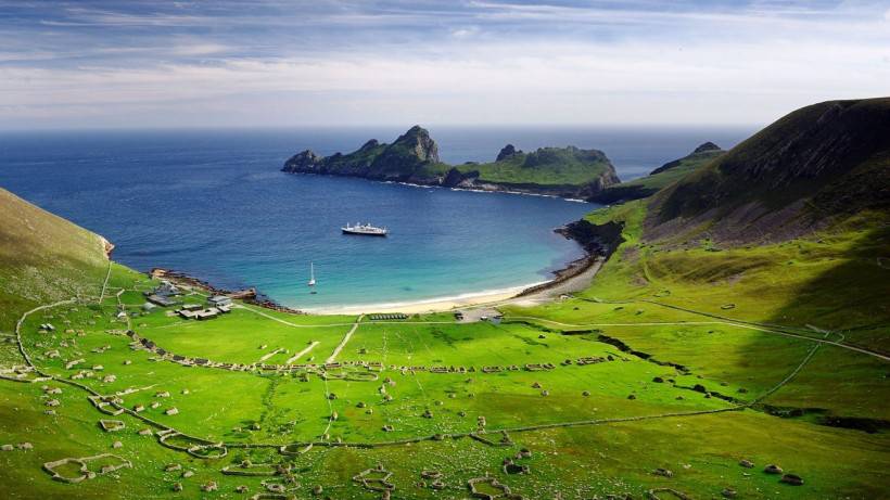 綠色大自然風(fēng)景桌面壁紙