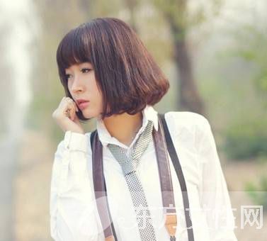 夏天清爽短發(fā)發(fā)型 勾勒出精致小臉