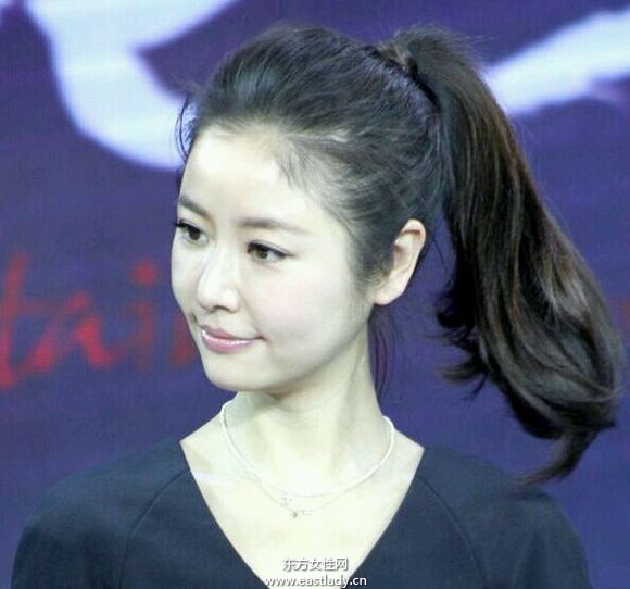 瘦臉發(fā)型扎法 圓臉女生怎么扎頭發(fā)好看