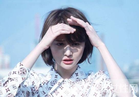 鄭爽完美演繹長短發(fā)發(fā)型 哪種風(fēng)格更能打動(dòng)你呢