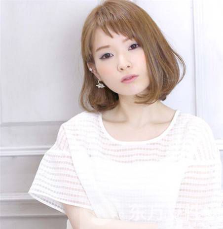 適合鵝蛋臉型的多款發(fā)型 標(biāo)準(zhǔn)臉型輕松駕馭