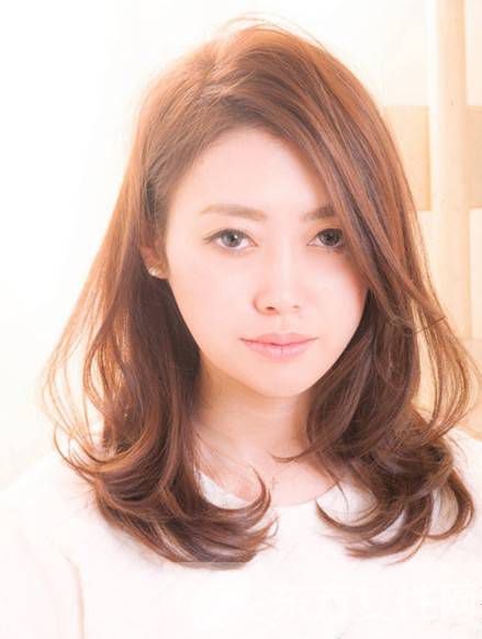 2016時尚流行發(fā)型攻略 齊肩發(fā)型顯盡清新范兒