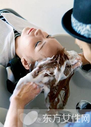 多長(zhǎng)時(shí)間洗一次頭 頭發(fā)護(hù)理小貼士你知嗎