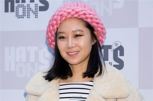 孔孝真示范自然迷人的中長發(fā)6造型