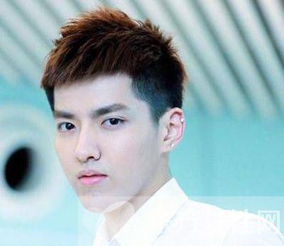 5款韓式男士發(fā)型 讓你男士氣概十足