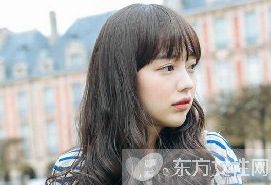 卷發(fā)夾怎么用 看日本妹子簡(jiǎn)單發(fā)夾玩弄百變?cè)煨?  height=