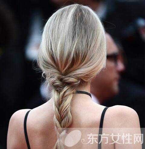 女神同款麻花辮發(fā)型 即使臺風來了也不怕