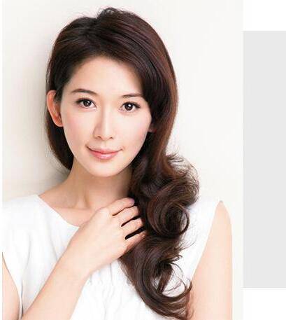 花樣姐姐林志玲發(fā)型盤點(diǎn) 優(yōu)美氣質(zhì)演繹柔情嫵媚
