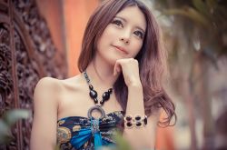 讓頭發(fā)柔順的方法 擁有烏黑盈亮的秀發(fā)就這么簡單