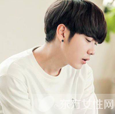 2016男生潮流發(fā)型推薦 齊劉海更顯青春范兒