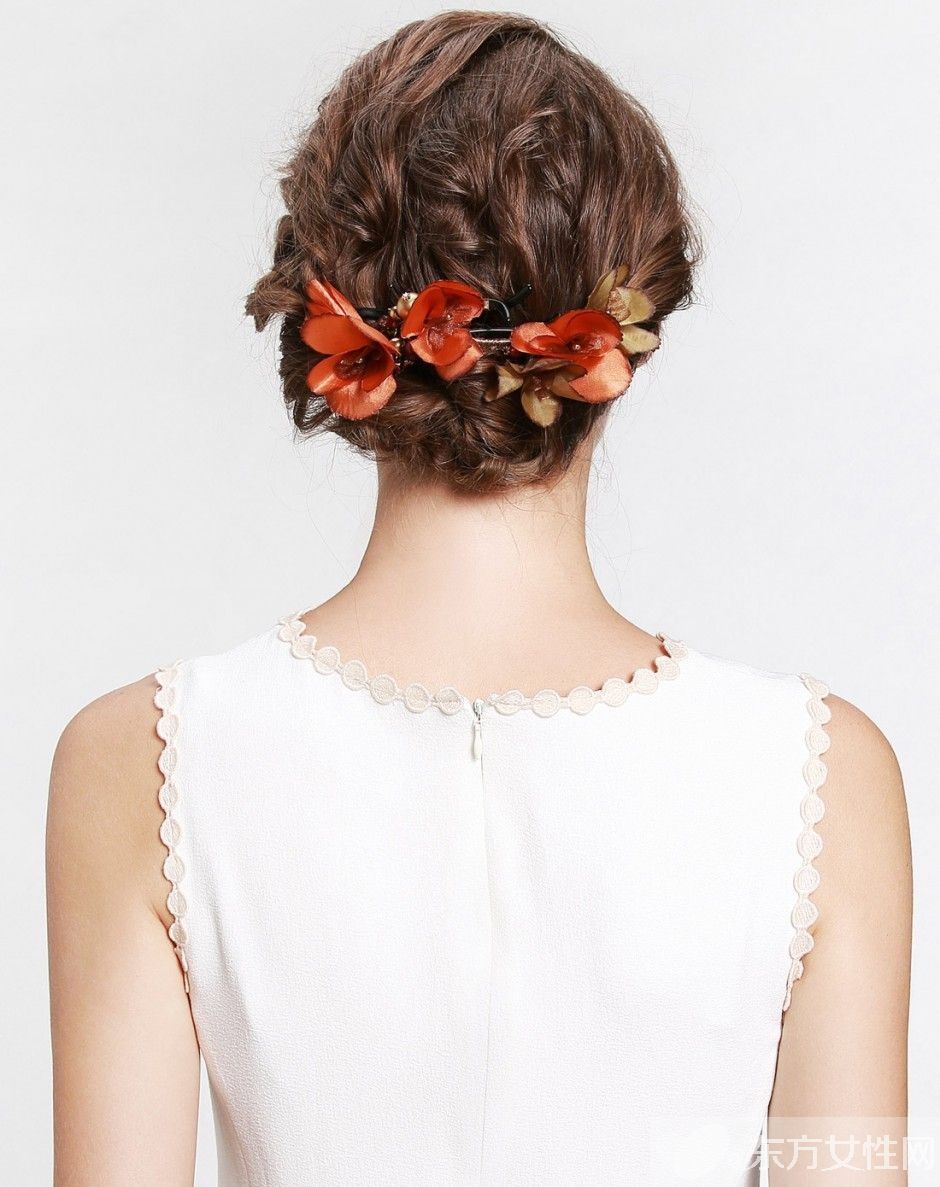 發(fā)型與發(fā)飾的完美搭配 時(shí)尚造型就是怎么簡(jiǎn)單