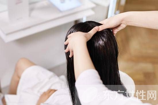 秋冬染燙頭發(fā)護理 怎樣燙后修復才有效