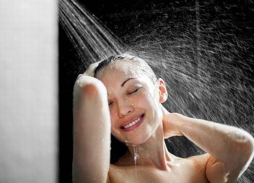 多長(zhǎng)時(shí)間洗一次頭 頭發(fā)護(hù)理小貼士你知嗎