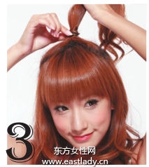 簡(jiǎn)單高發(fā)辮給人隨意的少女氣息